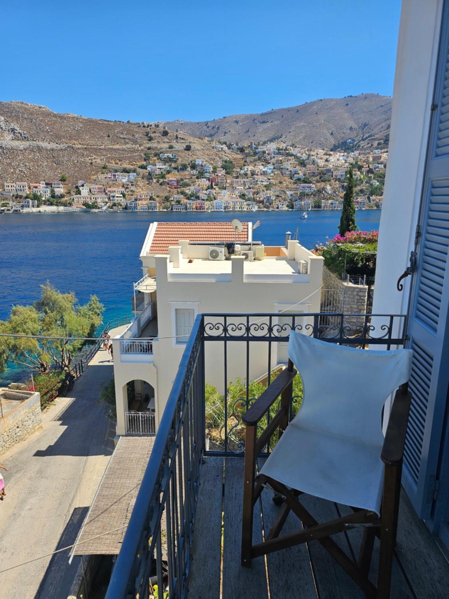The Anchor House Bed & Breakfast Symi Bagian luar foto