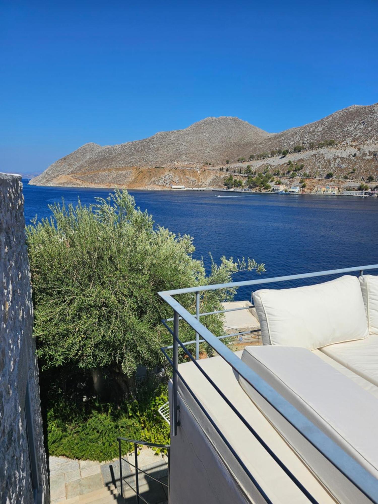 The Anchor House Bed & Breakfast Symi Bagian luar foto