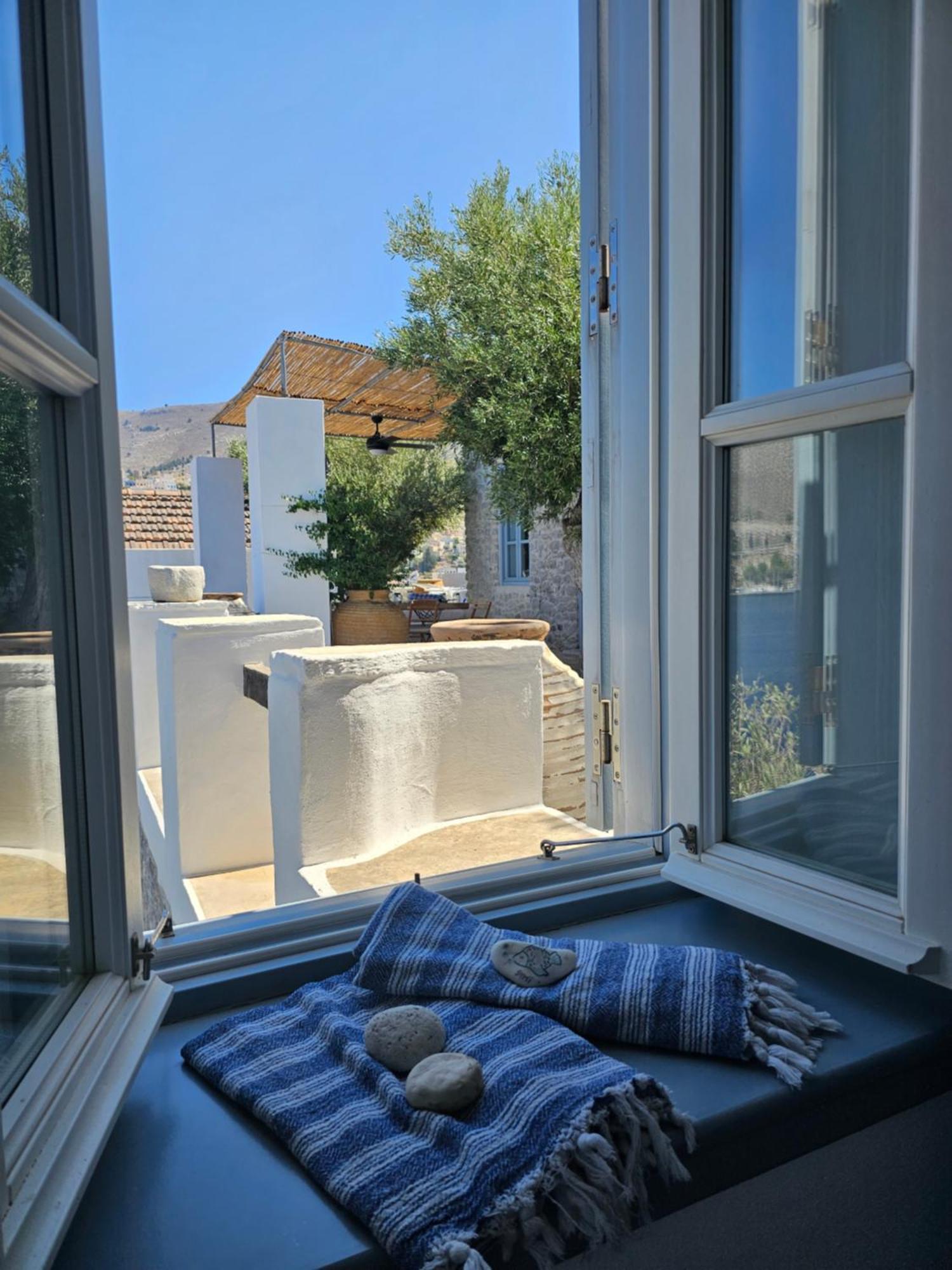 The Anchor House Bed & Breakfast Symi Bagian luar foto